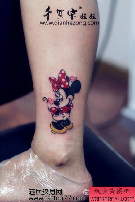 美女腿部可爱的米老鼠纹身图案