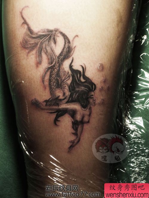 精美流行的腿部美人鱼纹身图案