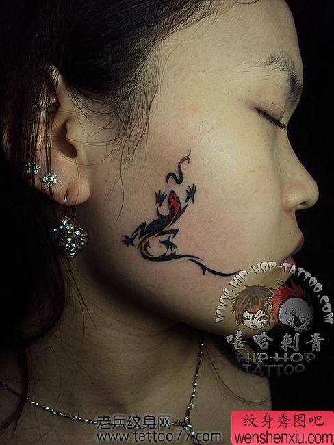 另类的脸部图腾壁虎纹身图案