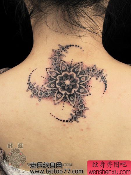背部印度指甲花图腾纹身图案