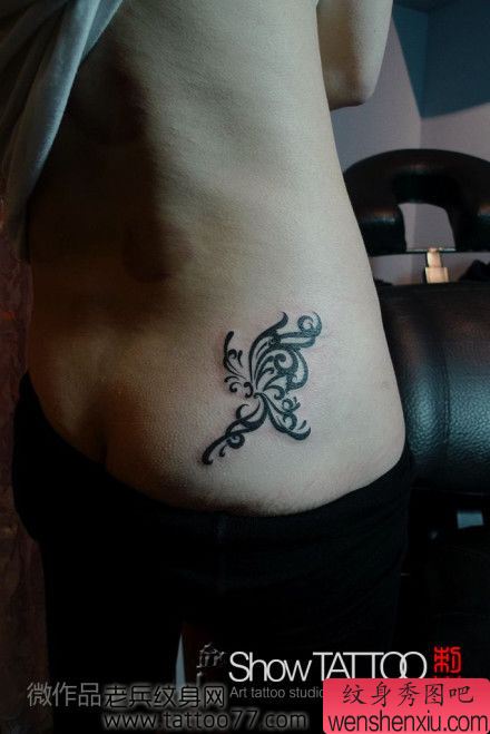 臀部唯美性感的图腾蝴蝶纹身图案