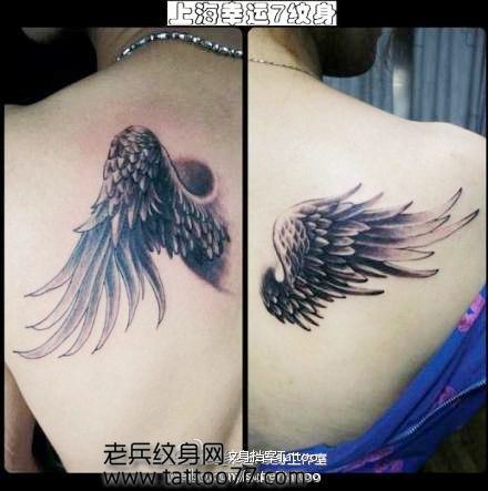 唯美的背部情侣翅膀纹身图案