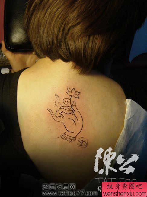 流行时尚的佛手莲花纹身图案