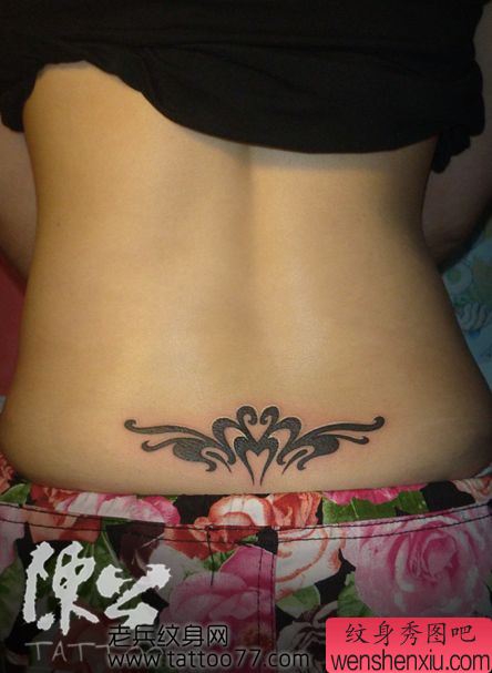 性感的腰部图腾腰花纹身图案