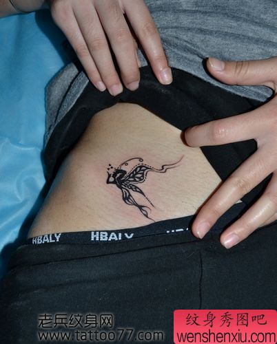 女生喜欢的腹部图腾精灵纹身图案