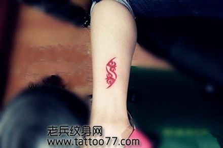 美女腿部流行唯美的小图腾纹身图案