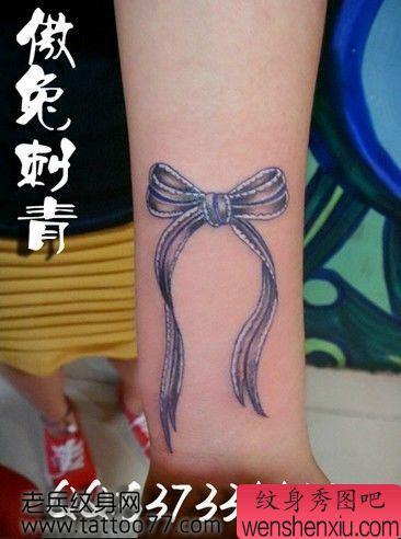 女生喜欢的蝴蝶结纹身图案