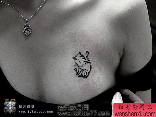 美女胸部可爱的图腾猫咪纹身图案