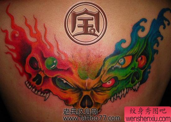 背部好看经典的彩色骷髅纹身图案