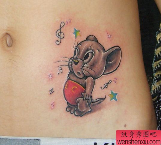 可爱的腹部卡通老鼠纹身图案