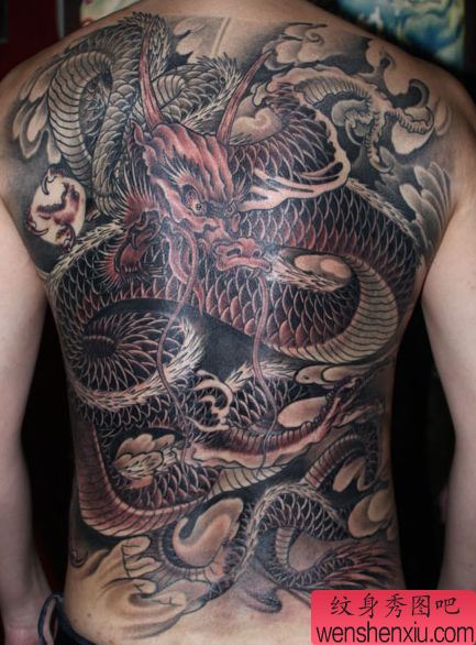 霸气的满背龙纹身图案