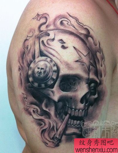 大臂帅气经典的骷髅纹身图案