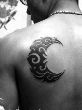 时尚的图腾月亮纹身图案
