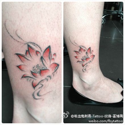 女孩子喜欢的腿部水墨画莲花