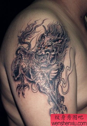 大臂帅气好看的麒麟纹身图案