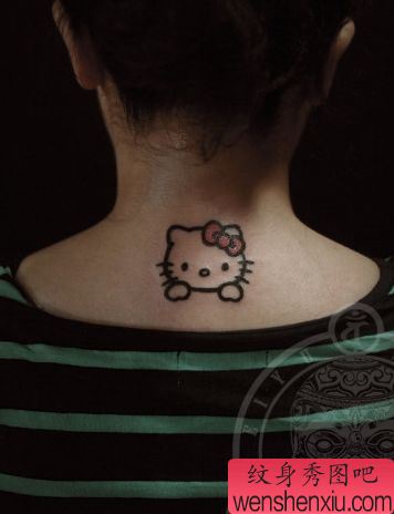 女生喜欢的颈部图腾卡通猫咪图案