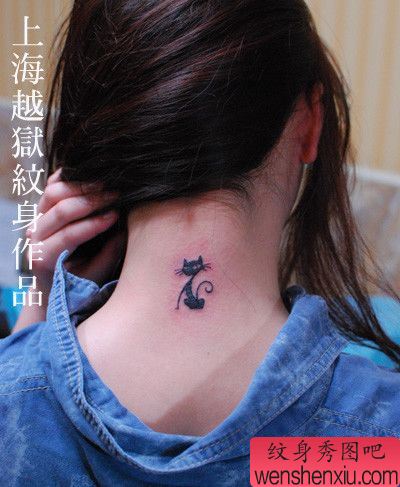 女孩子颈部时尚可爱的图腾猫咪纹身图案