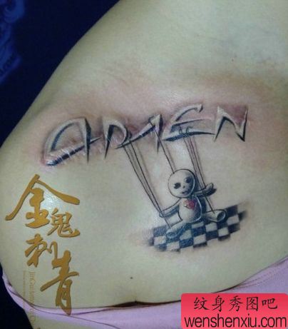 女孩子喜欢的肩部布娃娃纹身图案