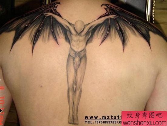 背部帅气的守护天使纹身图案