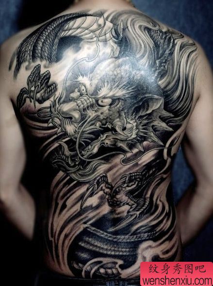 霸气超酷的满背龙纹身图案