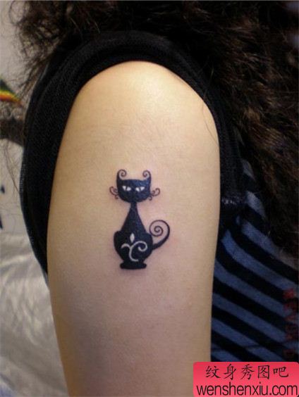 女生喜欢的手臂图腾猫咪纹身图案