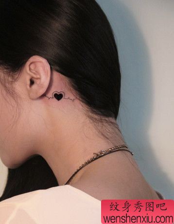 女孩子头部爱心与心电图纹身图案