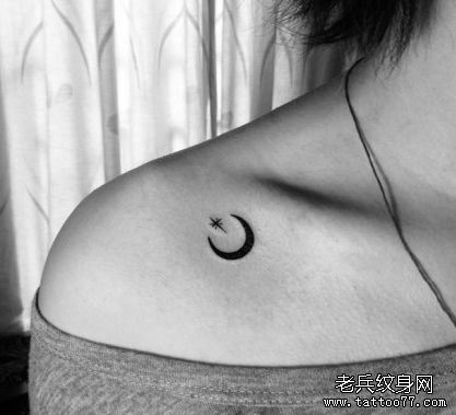 女孩子锁骨处图腾小月亮与星星纹身图案