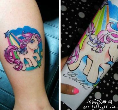女孩子腿部卡通小天马纹身图案