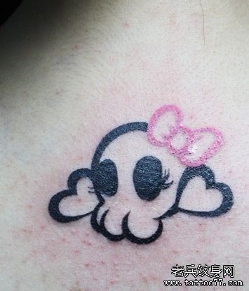 女孩子喜欢的可爱图腾骷髅蝴蝶结纹身图案