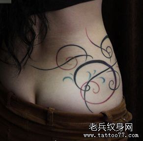 美女腰部精美好看的图腾藤蔓纹身图案