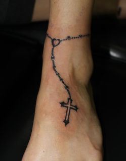 流行的脚部脚链纹身图案