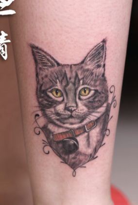 女孩子小腿可爱猫咪纹身图案