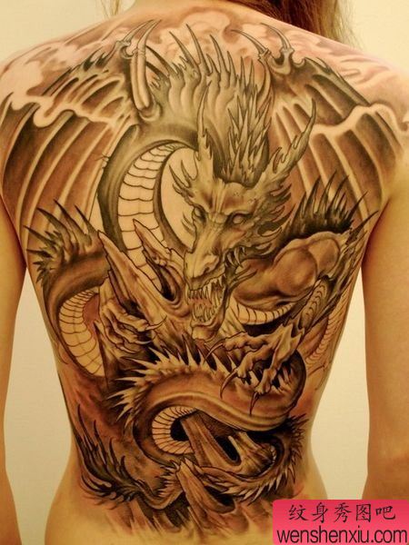 一幅帅气的满背欧美龙纹身图案