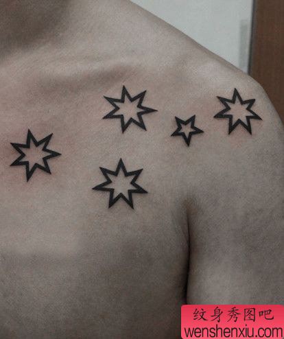 男生胸前图腾星星纹身图案