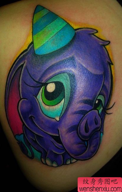 一幅卡通小象纹身图案