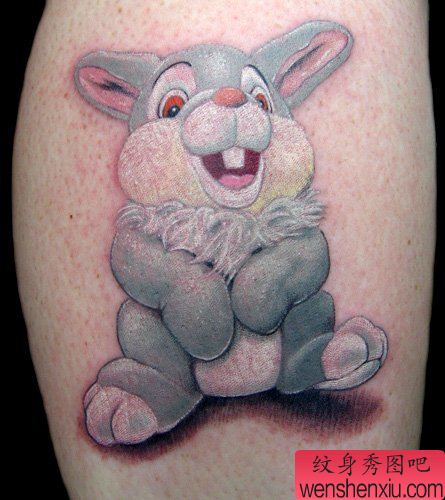 腿部可爱的卡通小兔子纹身图案