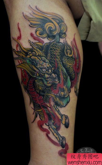 男生喜欢的腿部霸气的麒麟纹身图案