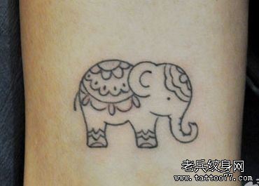 腿部小清新—可爱的小象纹身图案