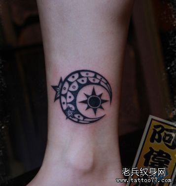 腿部图腾月亮与太阳纹身图案
