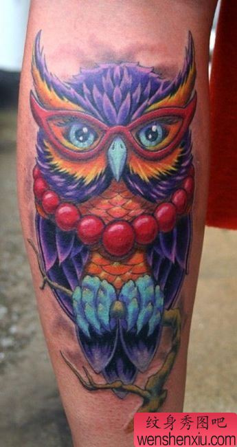 欧美风格的一幅猫头鹰纹身图案