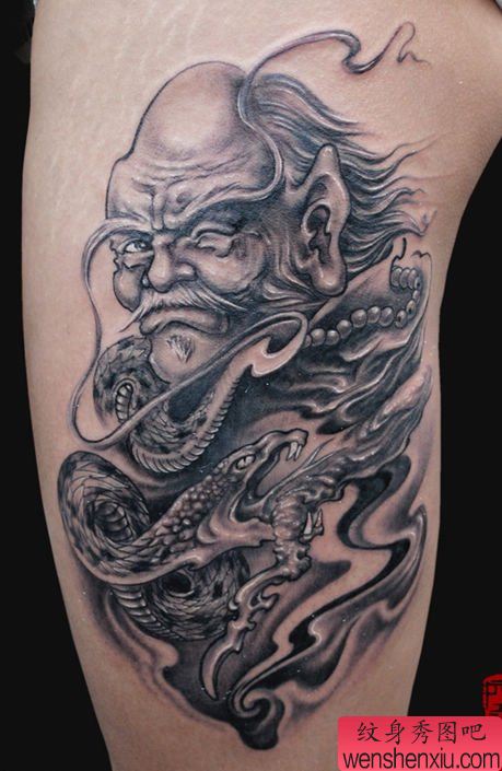 腿部帅气的长眉罗汉纹身图案