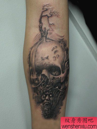 手臂好看经典的骷髅纹身图案