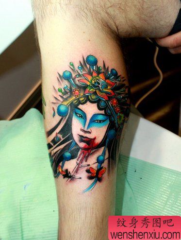 腿部邪恶的花旦纹身图案
