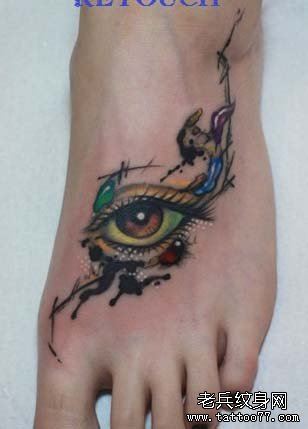 女孩子脚背漂亮的眼睛纹身图案