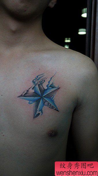 女生胸部精美的五芒星纹身图案