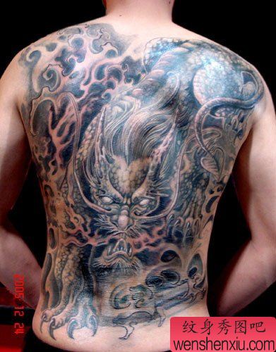 男性喜欢的满背麒麟纹身图案