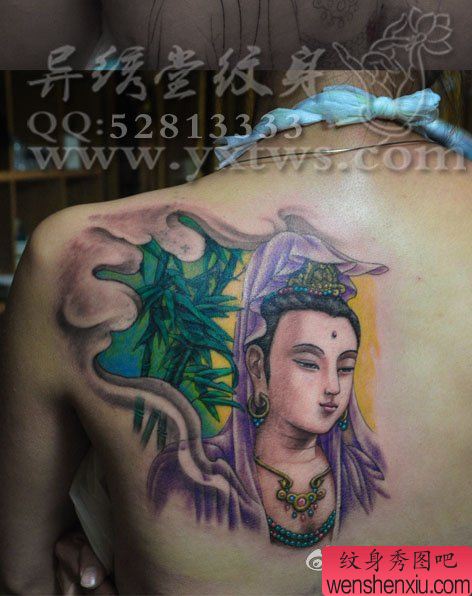 背部好看的彩色观音纹身图案