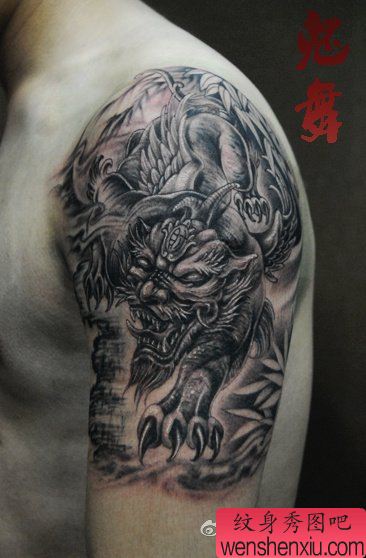 男性手臂超帅的神兽貔貅纹身图案