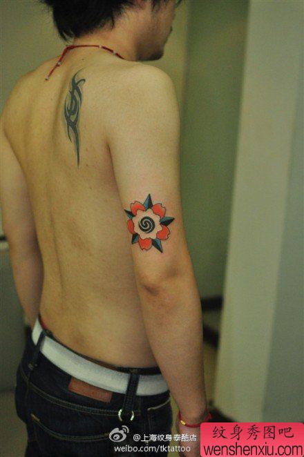 男生手臂好看的文身花纹身图案