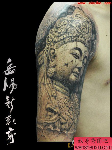 手臂经典的石雕大势至菩萨纹身图案